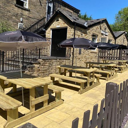 The Liversedge Hotel Exterior photo